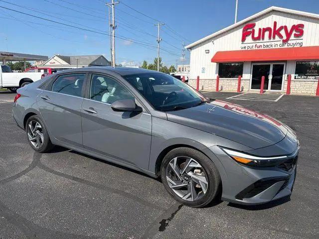 2025 Hyundai Elantra Limited for sale in Grove City, OH