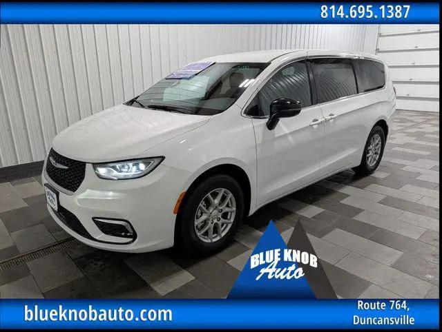 2026 Chrysler Pacifica Select for sale in Duncansville, PA