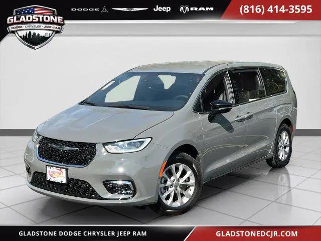 2025 Chrysler Pacifica Select for sale in Gladstone, MO