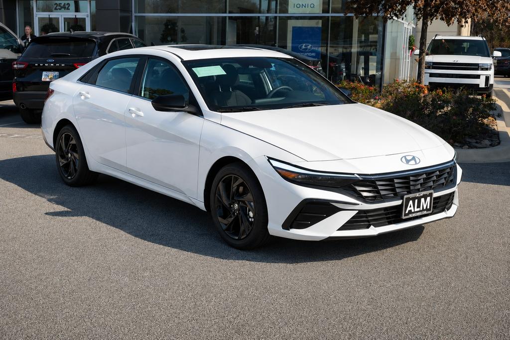 New 2026 White HYUNDAI SEL Sport Plus image 3