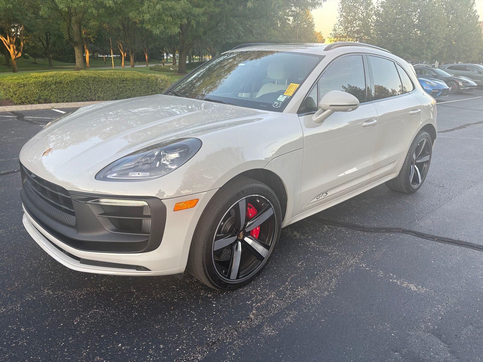 /2022 Porsche Macan