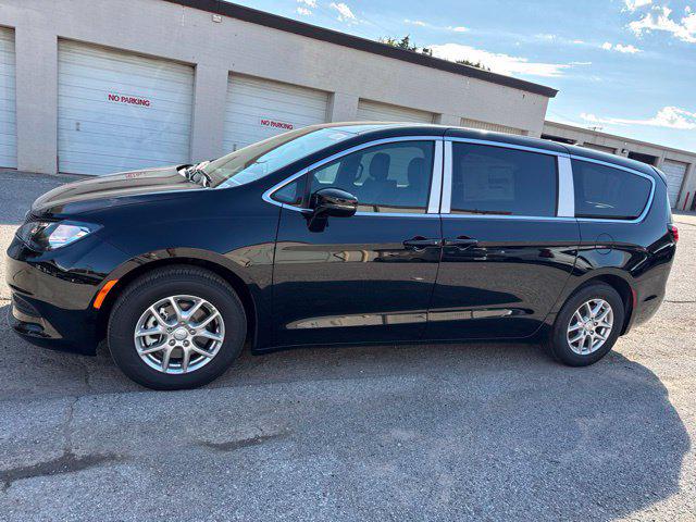 2027 Chrysler Pacifica LX