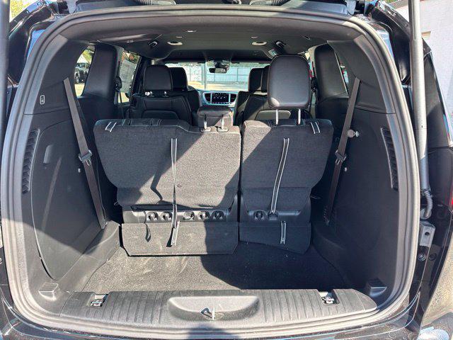 2027 Chrysler Pacifica LX