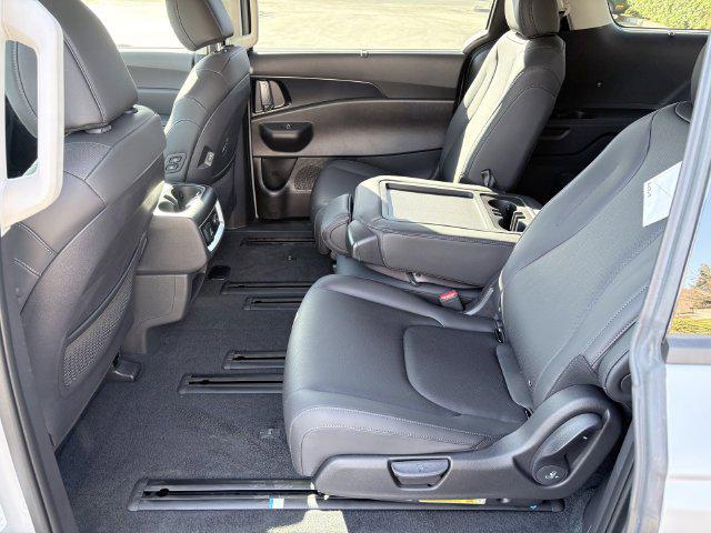 2027 Kia Carnival SX