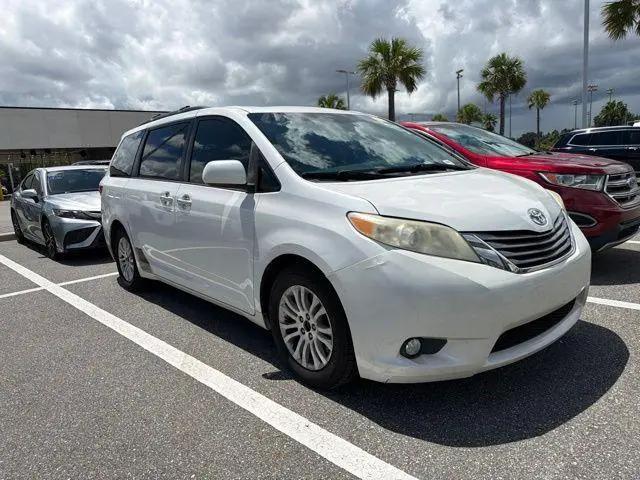 2015 Toyota Sienna XLE 8 Passenger for sale in Cocoa, FL