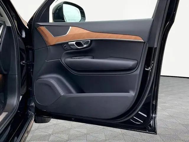 2023 Volvo XC90 B6 Plus 7-Seater
