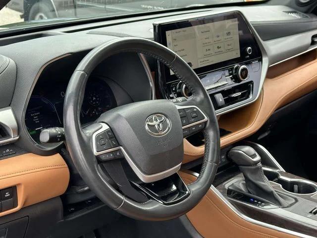 2023 Toyota Highlander Hybrid Platinum 2023 Toyota Highlander Hybrid Platinum