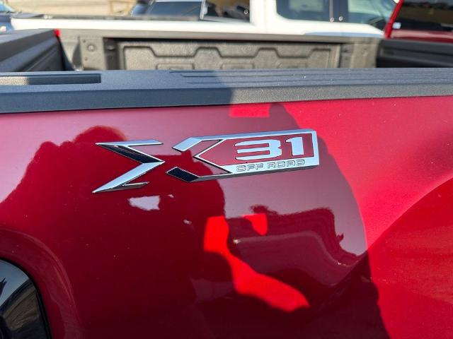 2026 GMC Sierra 2500HD Crew Cab, Standard Bed, SLT, 4WD