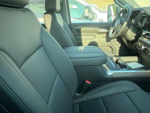 2026 GMC Sierra 2500HD Crew Cab, Standard Bed, SLT, 4WD