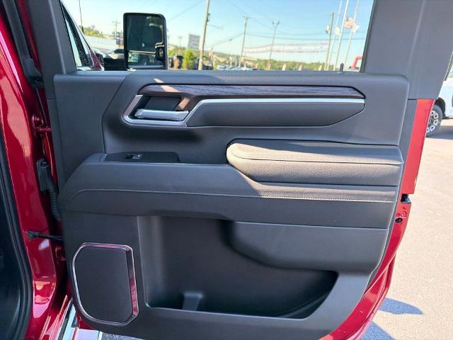 2026 GMC Sierra 2500HD Crew Cab, Standard Bed, SLT, 4WD