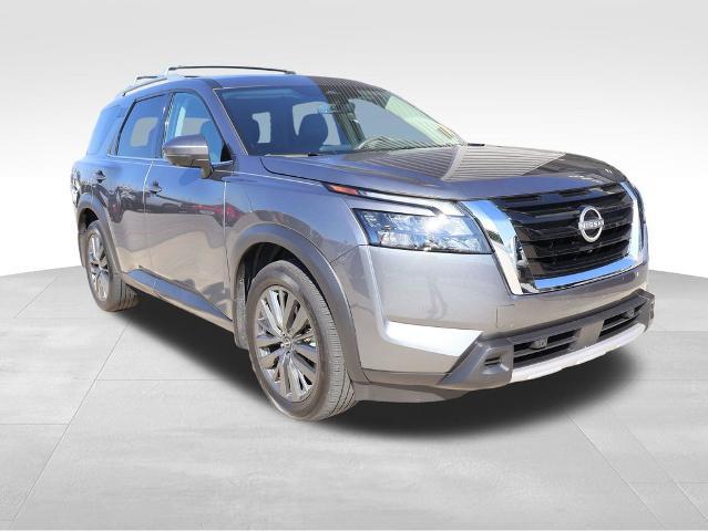 2025 Nissan Pathfinder SL 4WD