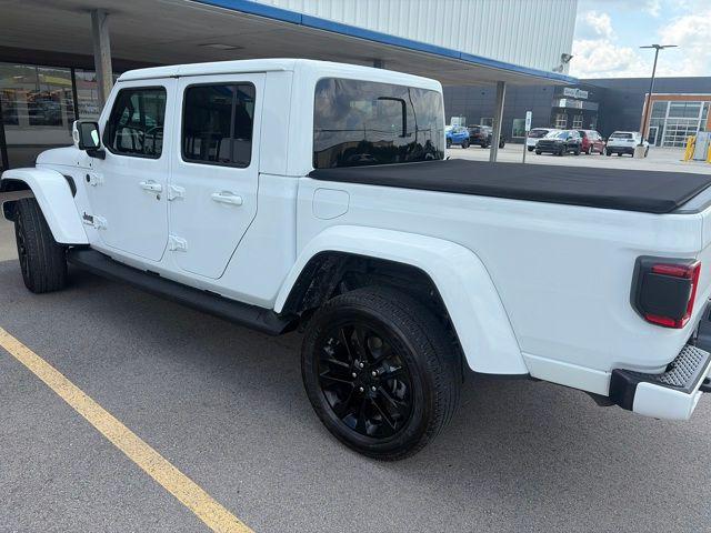 2022 Jeep Gladiator Overland