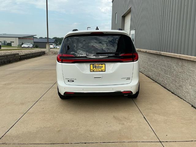 2023 Chrysler Pacifica Limited AWD