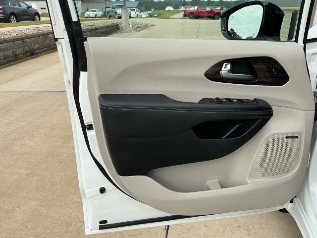 2023 Chrysler Pacifica Limited AWD