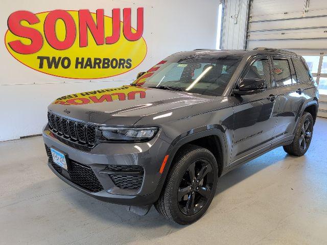 2023 Jeep Grand Cherokee Altitude 4x4 for sale in Two Harbors, MN