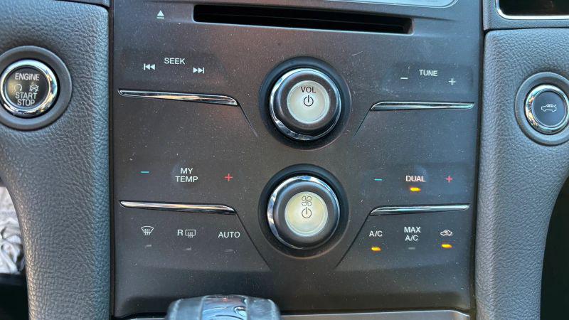 2015 Ford Taurus Limited