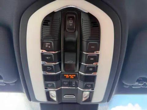 2016 Porsche Cayenne Base