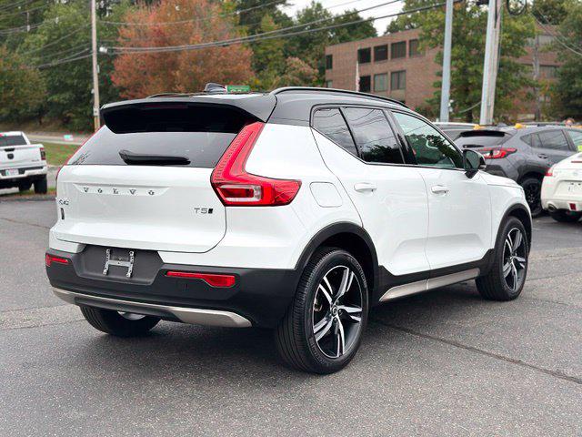 2021 Volvo XC40 T5 R-Design