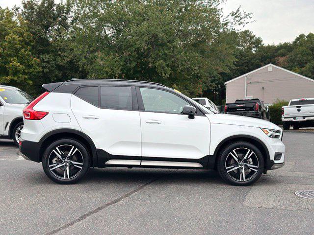 2021 Volvo XC40 T5 R-Design