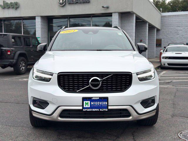 2021 Volvo XC40 T5 R-Design