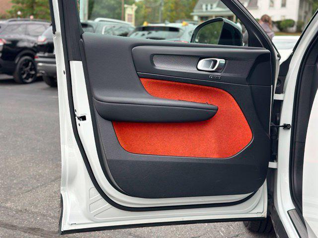 2021 Volvo XC40 T5 R-Design