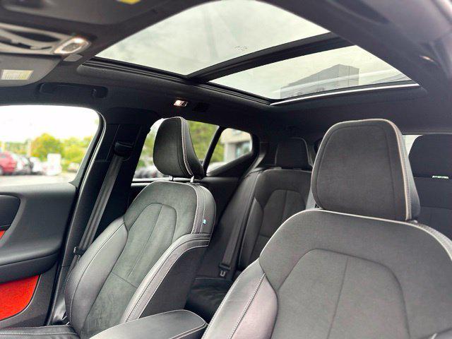 2021 Volvo XC40 T5 R-Design