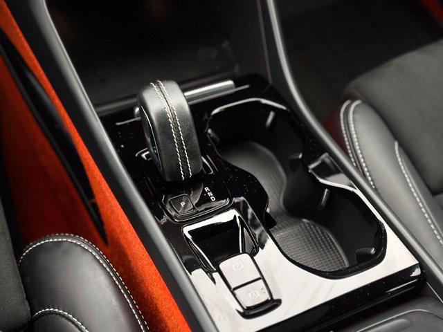 2021 Volvo XC40 T5 R-Design