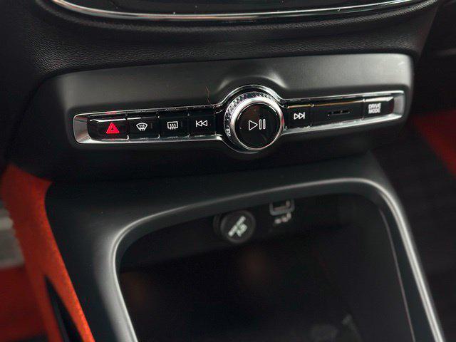 2021 Volvo XC40 T5 R-Design