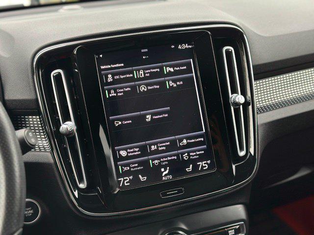 2021 Volvo XC40 T5 R-Design