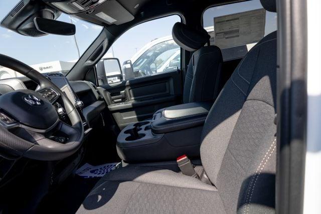 2026 Ram 3500 Tradesman Crew Cab 4x4 8 Box