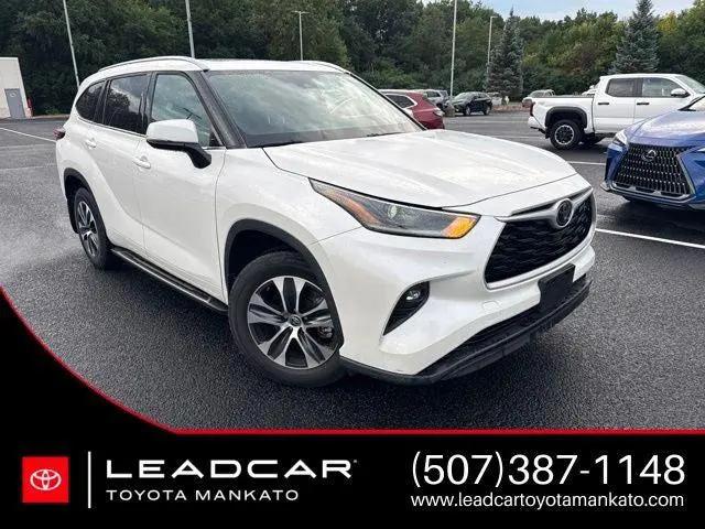 2021 Toyota Highlander XLE for sale in Mankato, MN