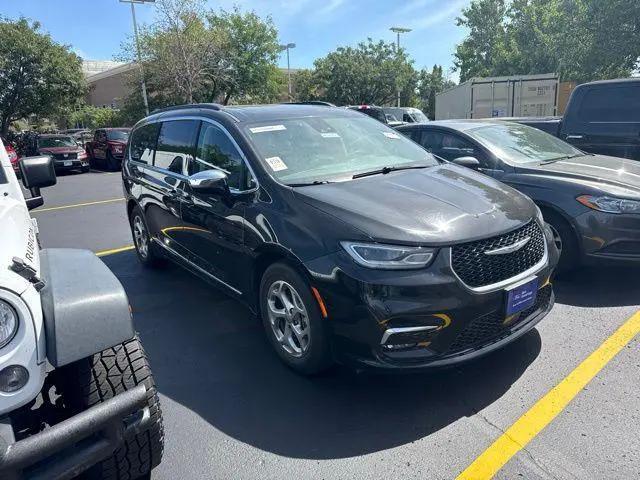 2023 Chrysler Pacifica Limited for sale in Apple Valley, MN