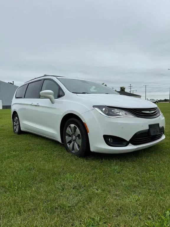 2018 Chrysler Pacifica Hybrid Limited for sale in Lake Odessa, MI