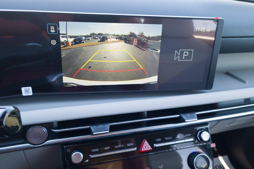 New 2026 White Pearl HYUNDAI SEL Plus FWD image 22