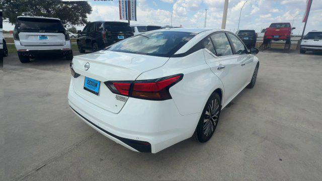 2025 Nissan Altima SV - Photo 8