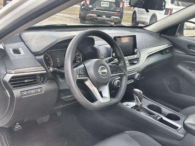 2025 Nissan Altima SV - Photo 10