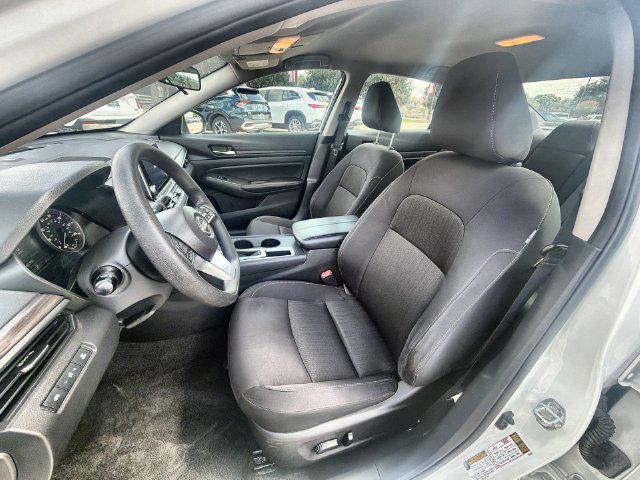 2025 Nissan Altima SV - Photo 18