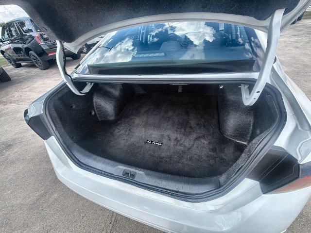 2025 Nissan Altima SV - Photo 24