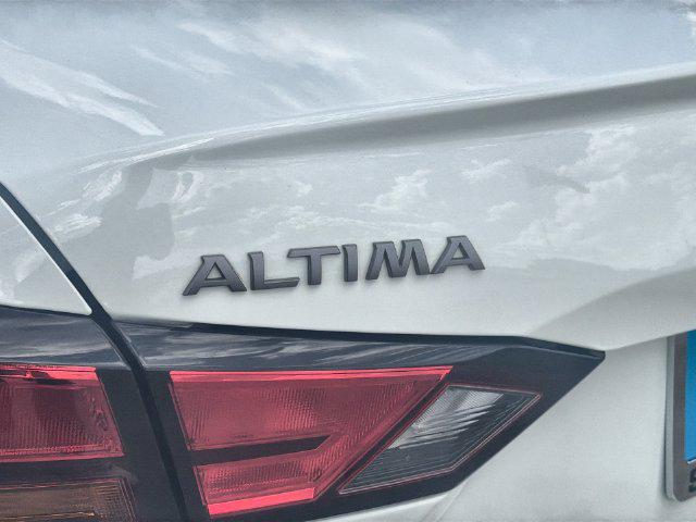 2025 Nissan Altima SV - Photo 30
