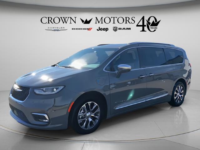 2024 Chrysler Pacifica Hybrid Pinnacle for sale in Holland, MI
