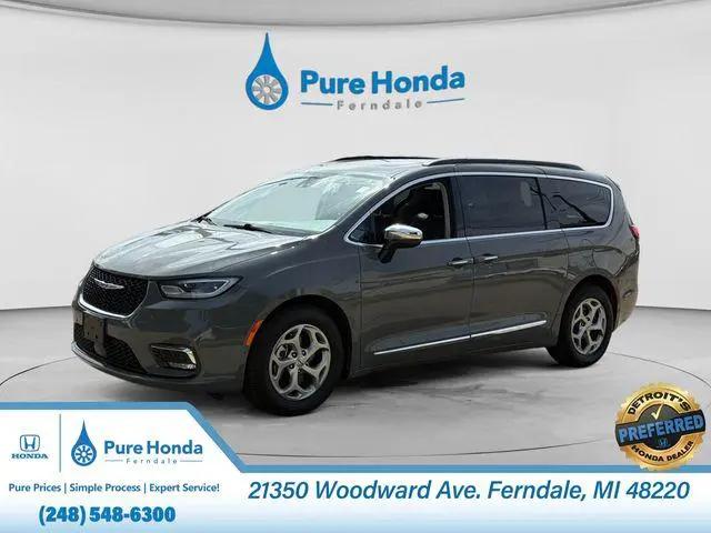 2023 Chrysler Pacifica Limited for sale in Ferndale, MI