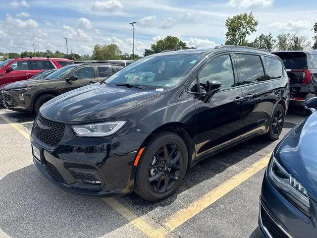 2025 Chrysler Pacifica Limited for sale in Saint Louis, MO