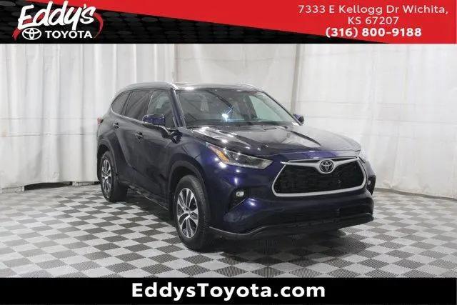 2021 Toyota Highlander XLE for sale in Wichita, KS