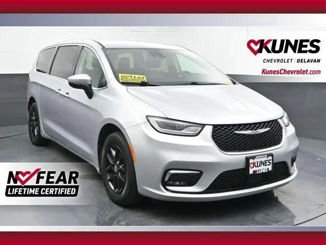 2023 Chrysler Pacifica Touring L for sale in Delavan, WI
