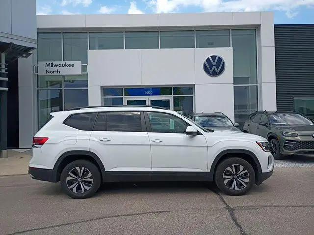 2024 Volkswagen Atlas 2.0T SE for sale in Glendale, WI