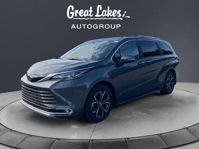 2025 Toyota Sienna Platinum for sale in Findlay, OH