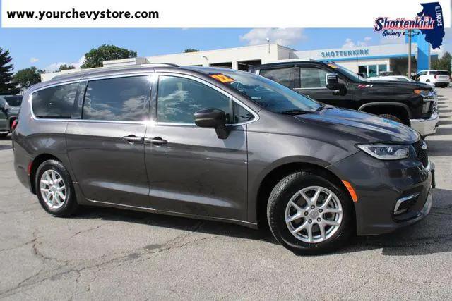 2022 Chrysler Pacifica Touring L for sale in Quincy, IL