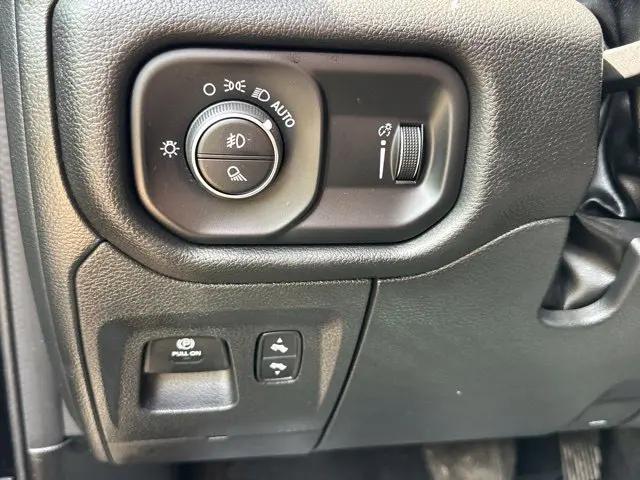2023 Ram 1500 Big Horn Crew Cab 4x4 57 Box
