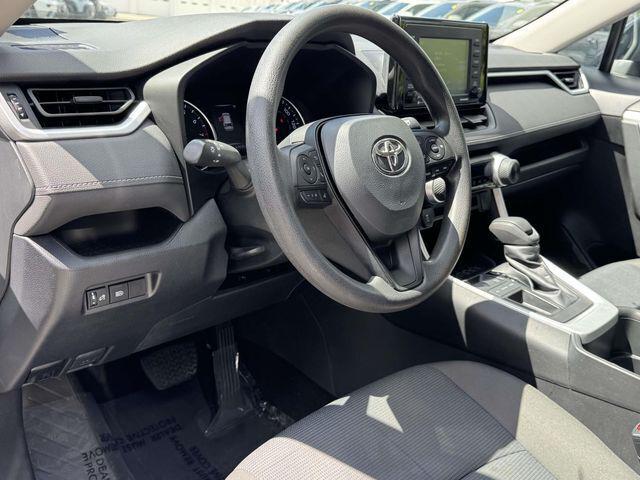 2022 Toyota RAV4 LE 2022 Toyota RAV4 LE