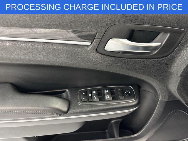 2020 Chrysler 300 Touring L